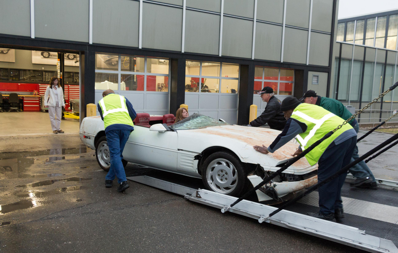Illustration for article titled Here's How They'll Restore The Sinkhole-Damaged 1 Millionth Corvette